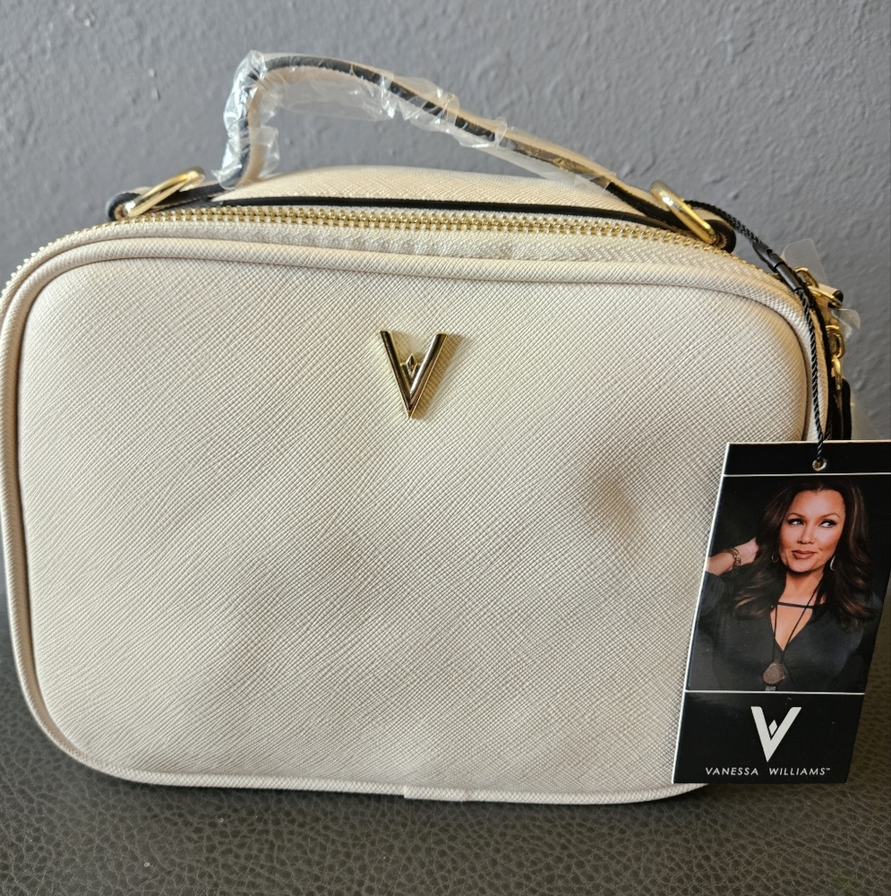 Vanessa Williams Luch Crossbody Camera Bag Saffiano Leather‎ Off White NWT